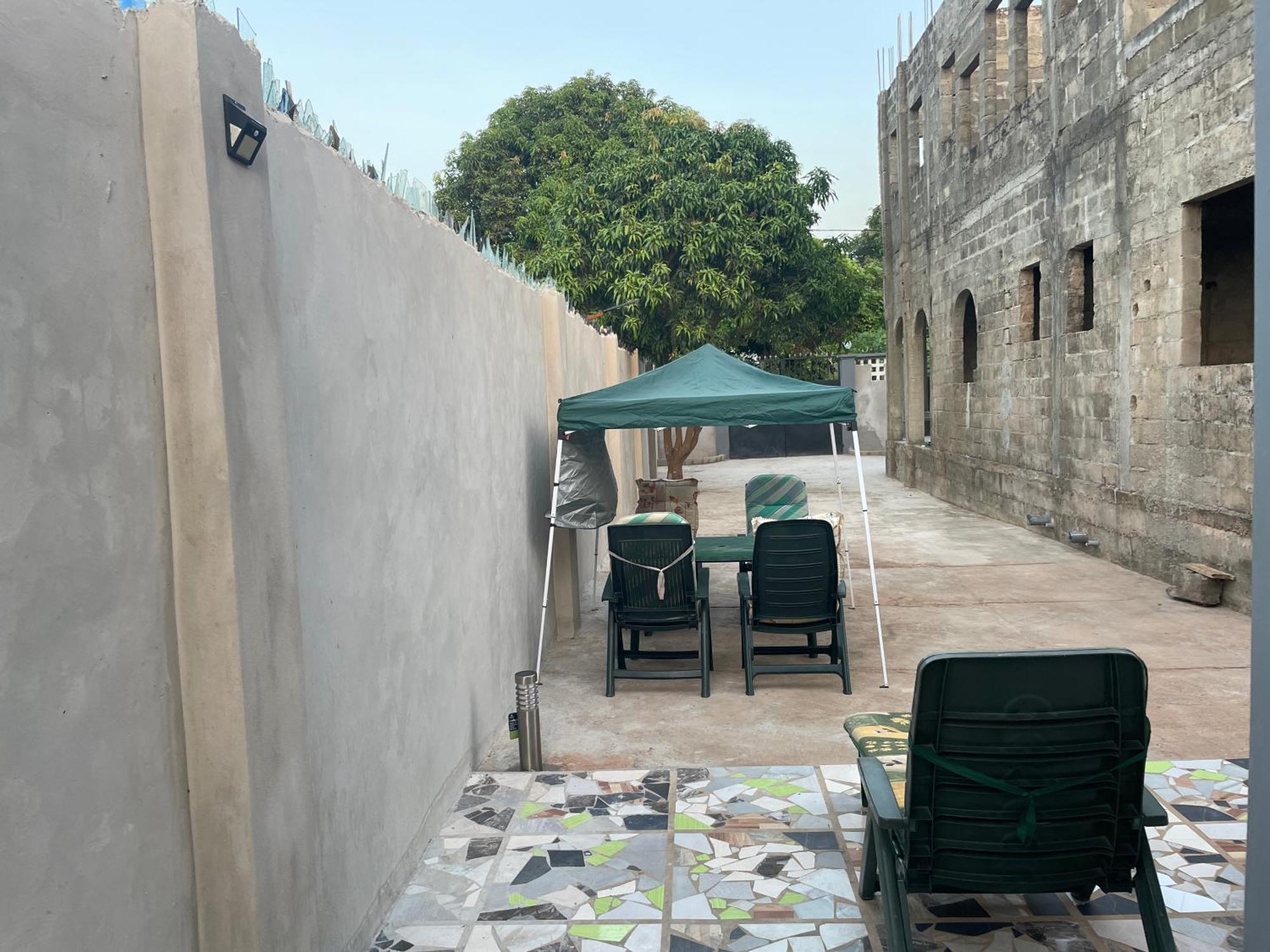 Nabixx Residence Brufut Kültér fotó